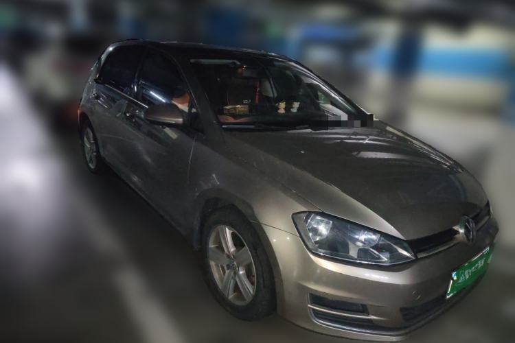 Used Volkswagen Golf 2015 1.6L Automatic Comfort Model Front Right 45 Deg
