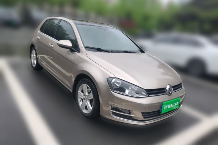 Used Volkswagen Golf 2015 1.6L Automatic Comfort Model Front Right 45 Deg