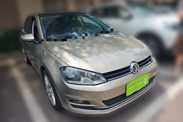 Used Volkswagen Golf 2015 1.4TSI Automatic Luxury Model Front Right 45 Deg