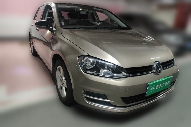 Used Volkswagen Golf 2015 1.4TSI Automatic Comfort Model Front Right 45 Deg