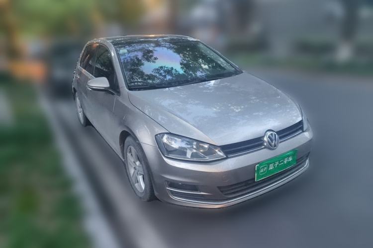 Used Volkswagen Golf 2015 1.6L Automatic Comfort Model Front Right 45 Deg