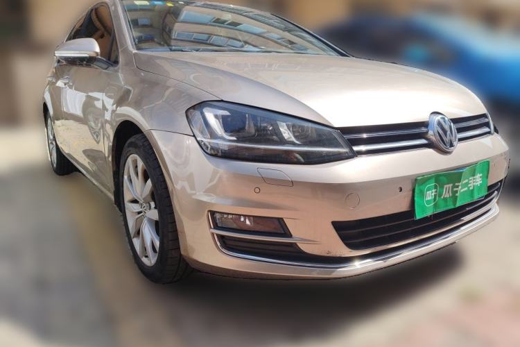 Used Volkswagen Golf 2015 1.4TSI Automatic Flagship Model Front Right 45 Deg
