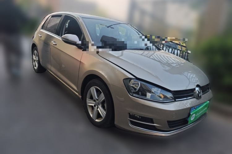 Used Volkswagen Golf 2015 1.6L Automatic Comfort Model Front Right 45 Deg