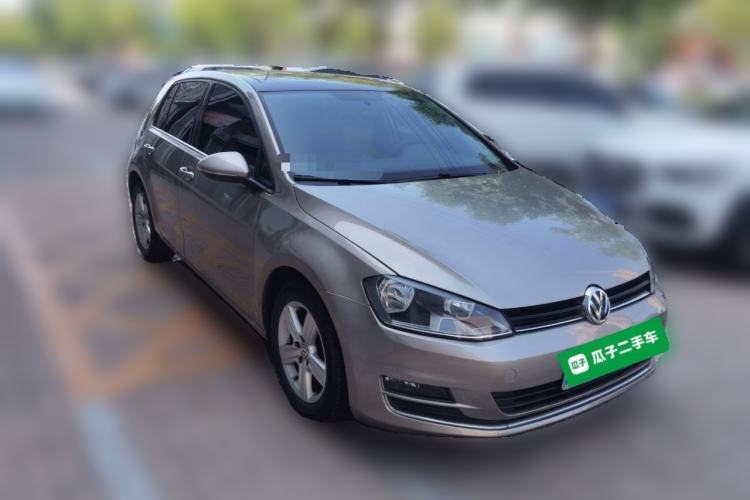 Used Volkswagen Golf 2015 1.6L Automatic Comfort Model Front Right 45 Deg