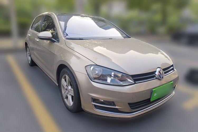 Used Volkswagen Golf 2015 1.4TSI Automatic Comfort Model Front Right 45 Deg