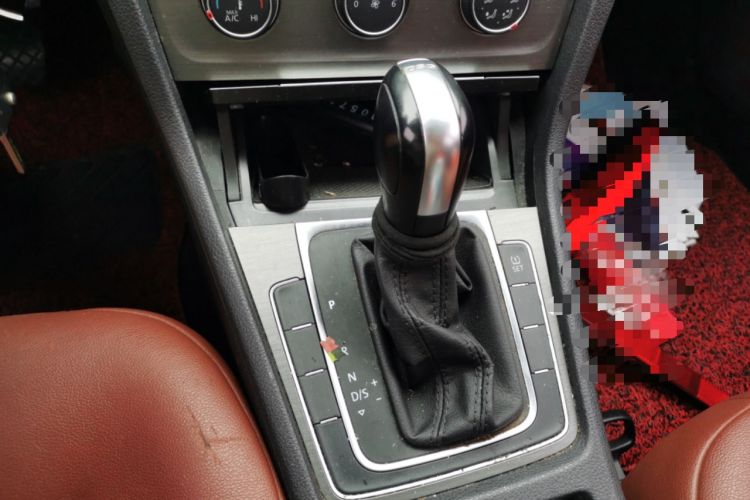 Used Volkswagen Golf 2015 1.4TSI Automatic Comfort Model Gear Lever