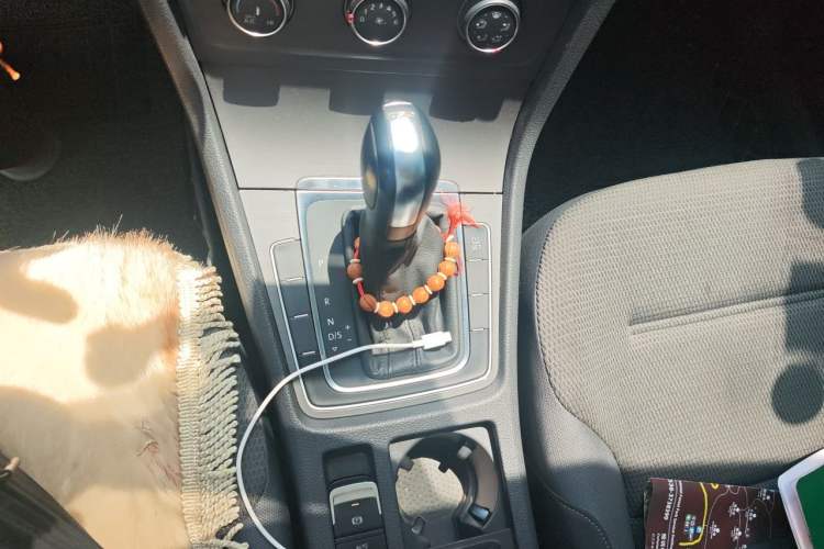 Used Volkswagen Golf 2015 1.4TSI Automatic Comfort Model Gear Lever