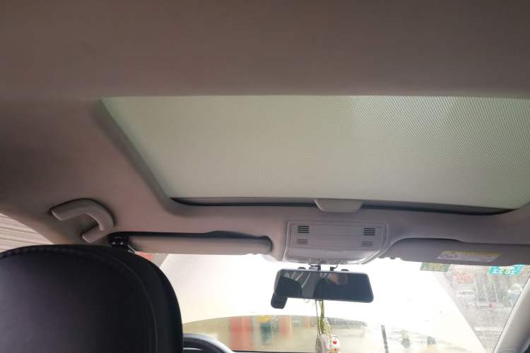 Used Volkswagen Golf 2015 1.4TSI Automatic Comfort Model Headliner