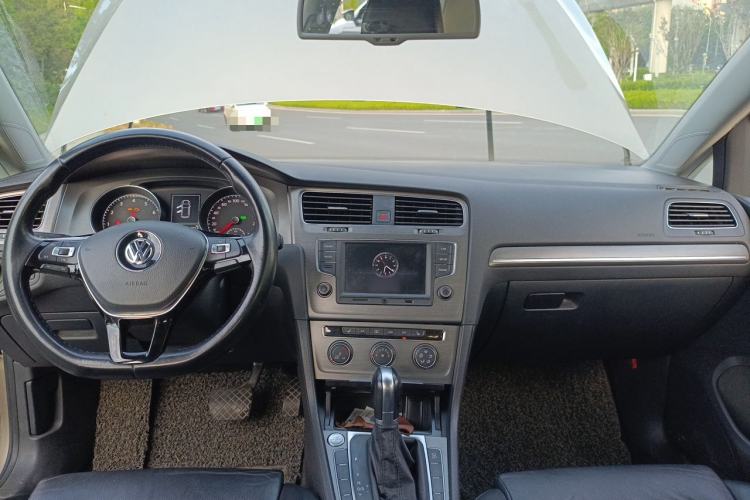 Used Volkswagen Golf 2015 1.4TSI Automatic Luxury Model Headliner