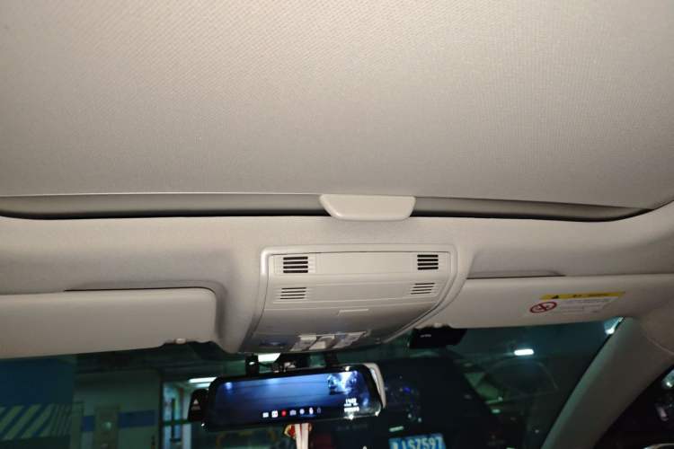 Used Volkswagen Golf 2015 1.4TSI Automatic Luxury Model Headliner