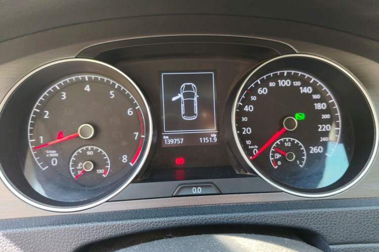 Used Volkswagen Golf 2015 1.4TSI Automatic Comfort Model Instrument Cluster