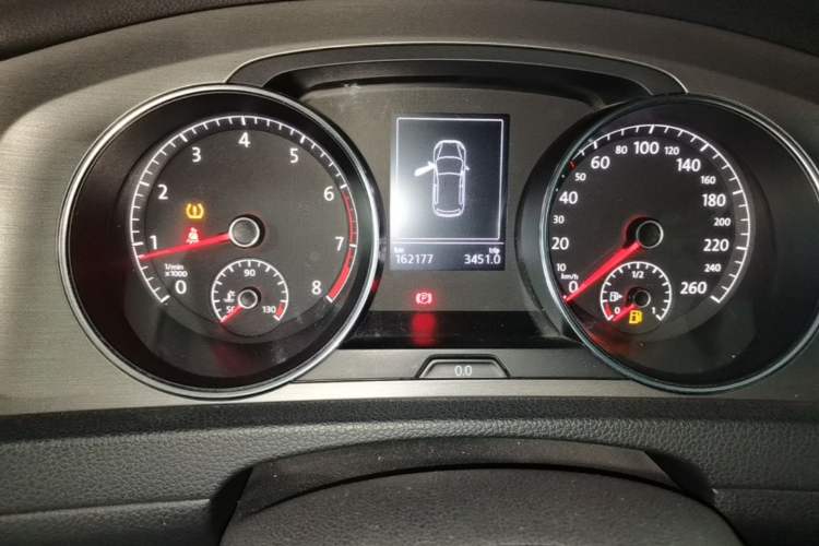 Used Volkswagen Golf 2015 1.4TSI Automatic Comfort Model Instrument Cluster