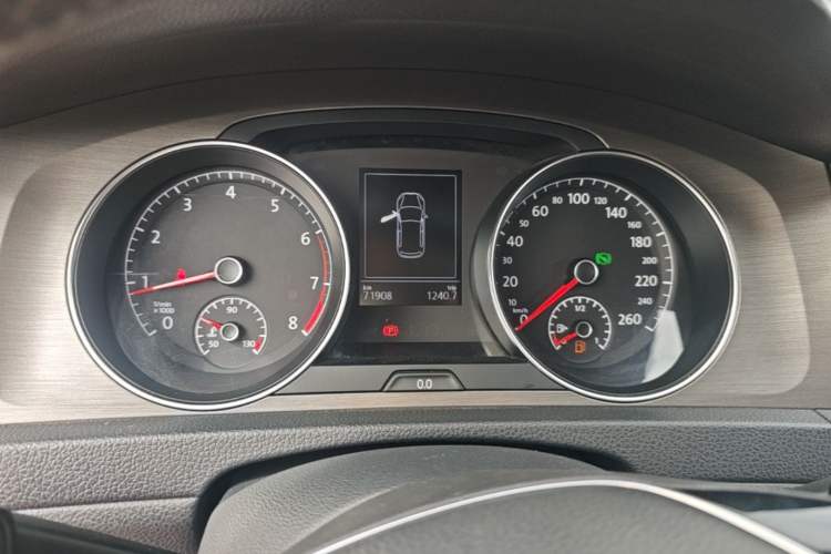 Used Volkswagen Golf 2015 1.4TSI Automatic Comfort Model Instrument Cluster