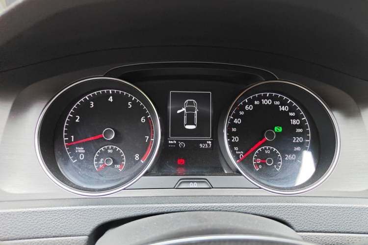 Used Volkswagen Golf 2015 1.4TSI Automatic Comfort Model Instrument Cluster