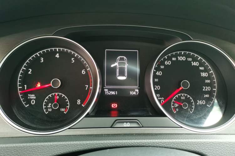 Used Volkswagen Golf 2015 1.6L Automatic Fashion Model Instrument Cluster