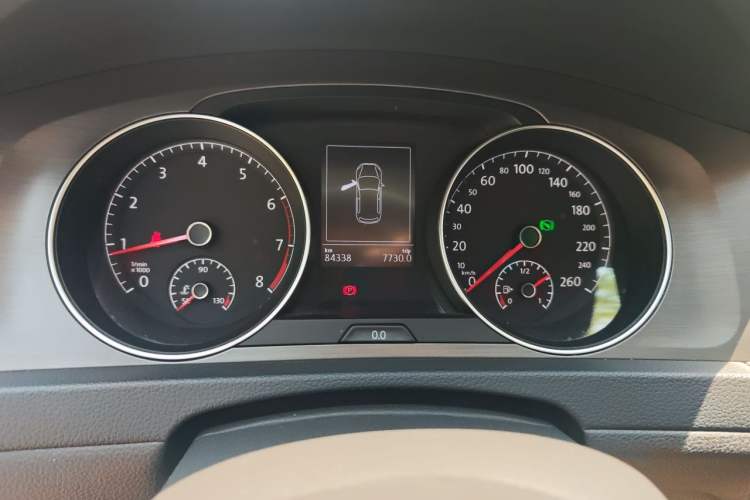 Used Volkswagen Golf 2015 1.4TSI Automatic Comfort Model Instrument Cluster