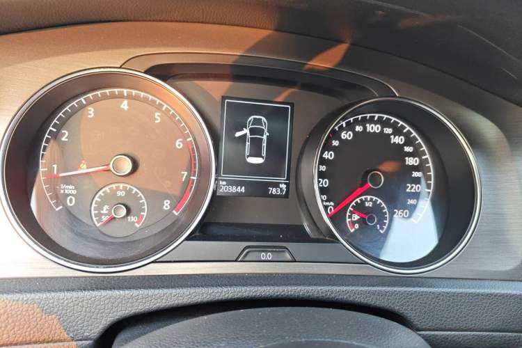 Used Volkswagen Golf 2015 1.4TSI Automatic Comfort Model Instrument Cluster