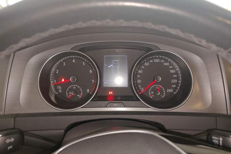 Used Volkswagen Golf 2015 1.4TSI Automatic Luxury Model Instrument Cluster
