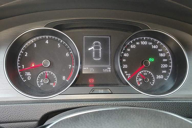 Used Volkswagen Golf 2015 1.4TSI Automatic Luxury Model Instrument Cluster
