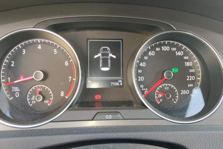 Used Volkswagen Golf 2015 1.6L Automatic Comfort Model Instrument Cluster