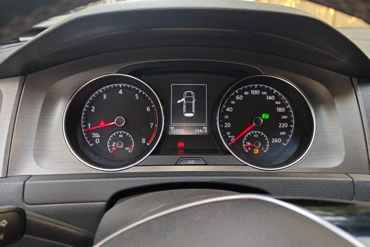Used Volkswagen Golf 2015 1.6L Automatic Comfort Model Instrument Cluster