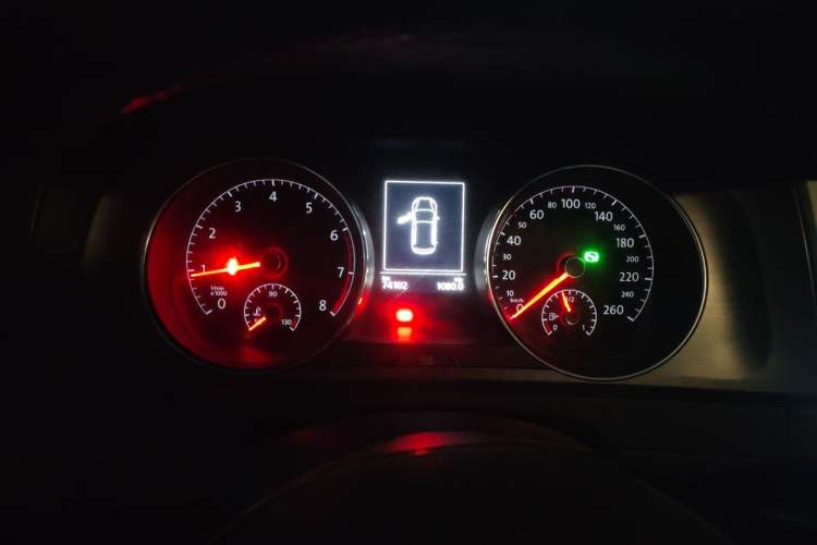 Used Volkswagen Golf 2015 1.6L Automatic Comfort Model Instrument Cluster