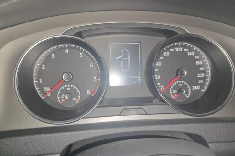 Used Volkswagen Golf 2015 1.4TSI Automatic Comfort Model Instrument Cluster