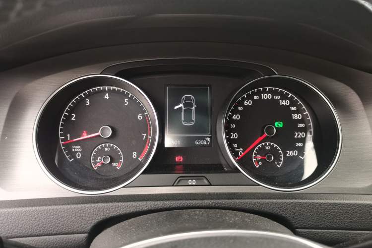 Used Volkswagen Golf 2015 1.6L Automatic Comfort Model Instrument Cluster