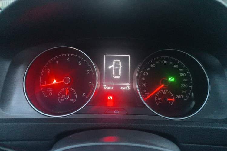 Used Volkswagen Golf 2015 1.6L Automatic Comfort Model Instrument Cluster