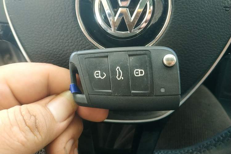 Used Volkswagen Golf 2015 1.4TSI Automatic Luxury Model Interior 1