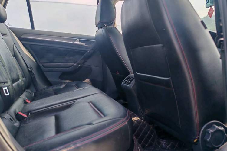 Used Volkswagen Golf 2015 1.4TSI Automatic Comfort Model Interior 5