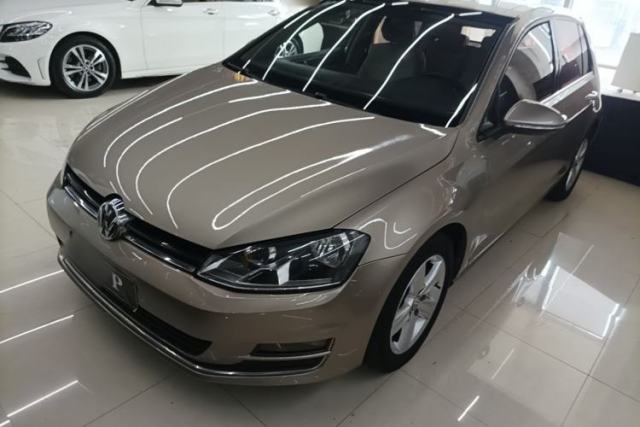 Volkswagen Golf 2015 1.6L Automatic Comfort Model с пробегом
