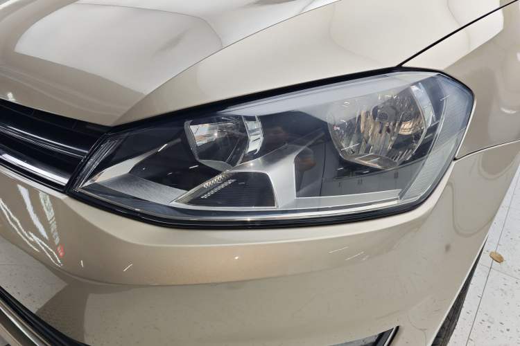 Used Volkswagen Golf 2015 1.6L Automatic Comfort Model Left Front Headlight