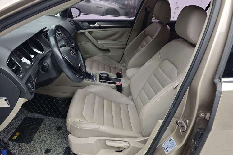 Used Volkswagen Golf 2015 1.6L Automatic Comfort Model Left Front Seat