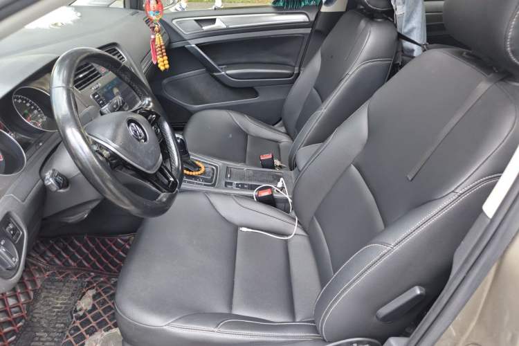 Used Volkswagen Golf 2015 1.4TSI Automatic Comfort Model Left Front Seat