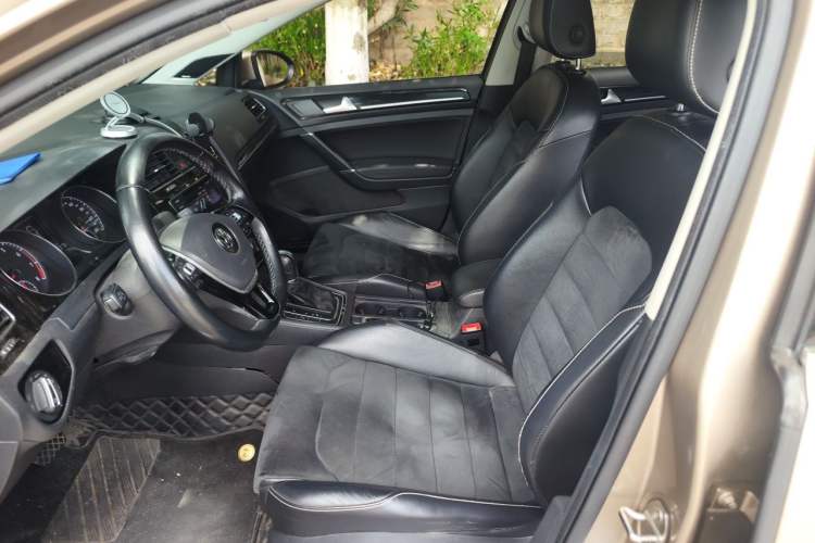 Used Volkswagen Golf 2015 1.4TSI Automatic Flagship Model Left Front Seat
