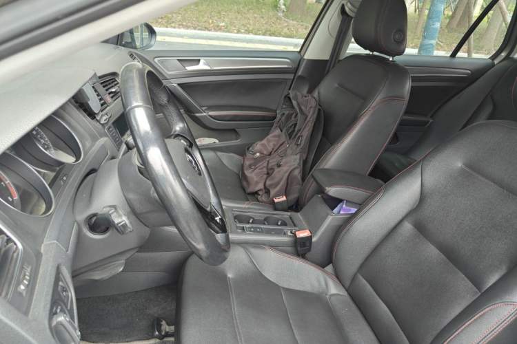 Used Volkswagen Golf 2015 1.2TSI Automatic Comfort Model Left Front Seat