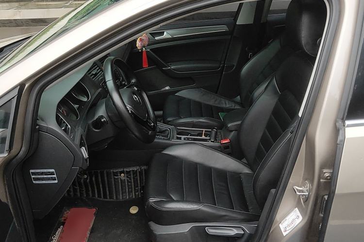 Used Volkswagen Golf 2015 1.4TSI Automatic Luxury Model Left Front Seat