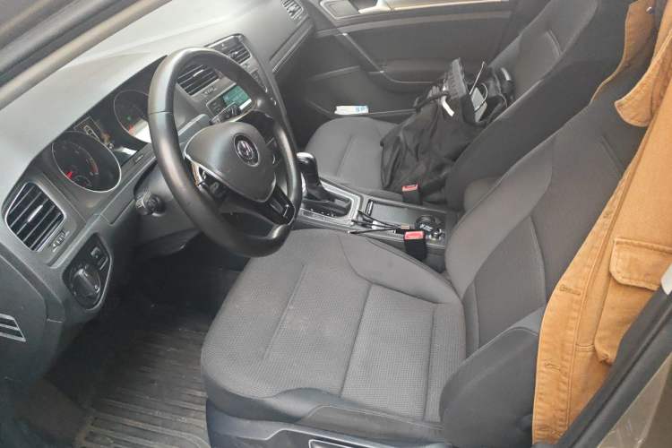 Used Volkswagen Golf 2015 1.4TSI Automatic Comfort Model Left Front Seat