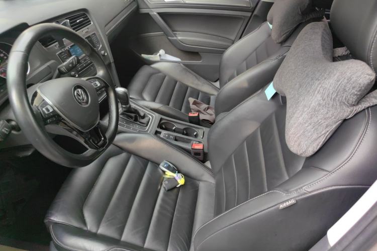Used Volkswagen Golf 2015 1.4TSI Automatic Luxury Model Left Front Seat