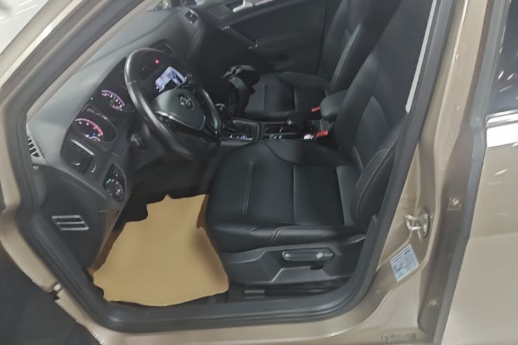 Used Volkswagen Golf 2015 1.6L Automatic Comfort Model Left Front Seat