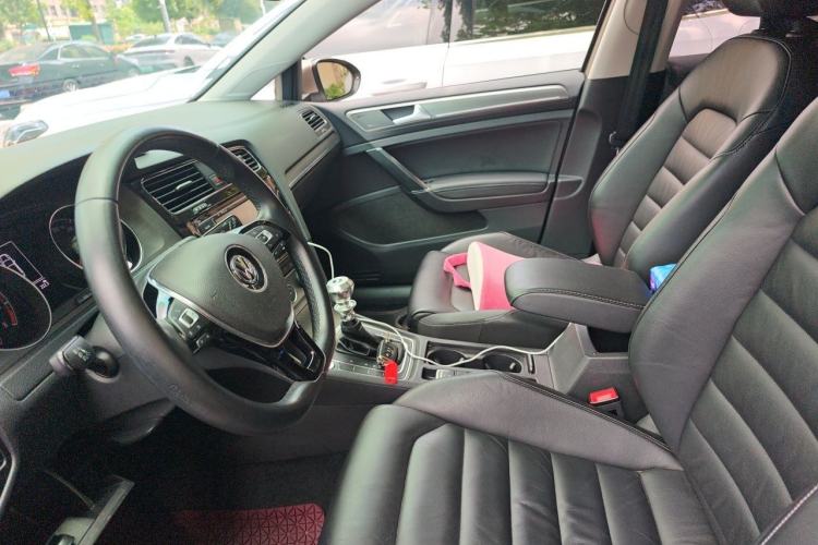 Used Volkswagen Golf 2015 1.4TSI Automatic Luxury Model Left Front Seat