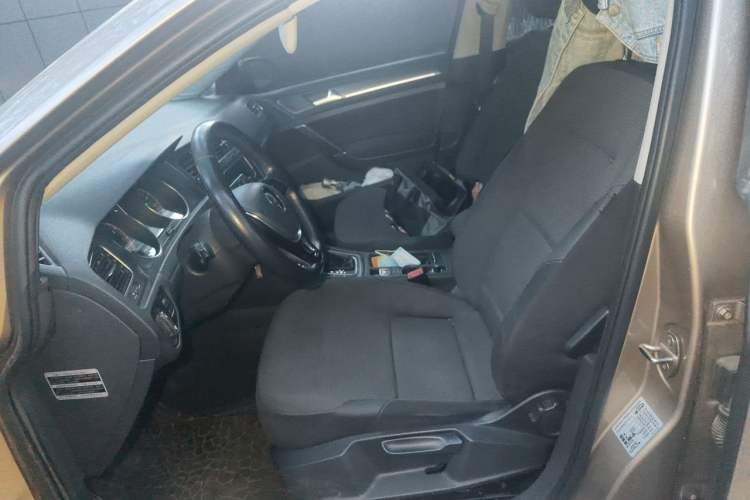 Used Volkswagen Golf 2015 1.6L Automatic Comfort Model Left Front Seat