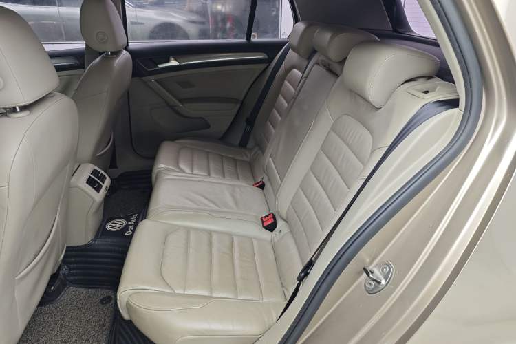 Used Volkswagen Golf 2015 1.6L Automatic Comfort Model Left Rear Seat