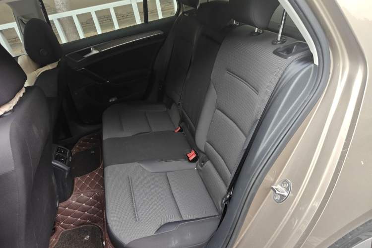Used Volkswagen Golf 2015 1.6L Automatic Comfort Model Left Rear Seat