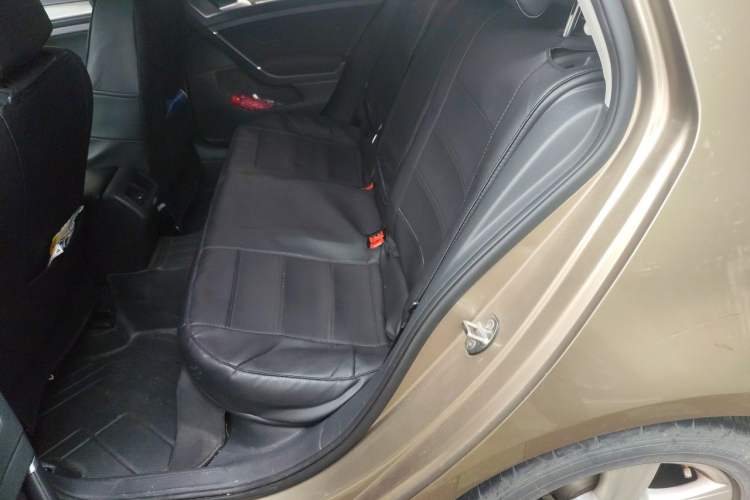 Used Volkswagen Golf 2015 1.6L Automatic Comfort Model Left Rear Seat