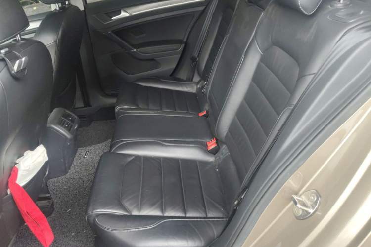Used Volkswagen Golf 2015 1.4TSI Automatic Luxury Model Left Rear Seat