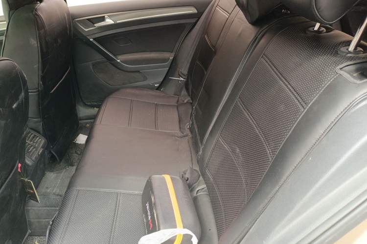 Used Volkswagen Golf 2015 1.6L Automatic Comfort Model Left Rear Seat