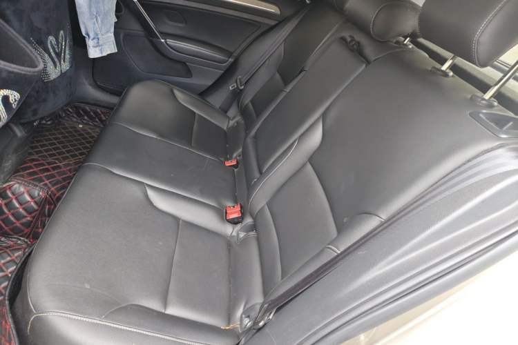 Used Volkswagen Golf 2015 1.4TSI Automatic Comfort Model Left Rear Seat