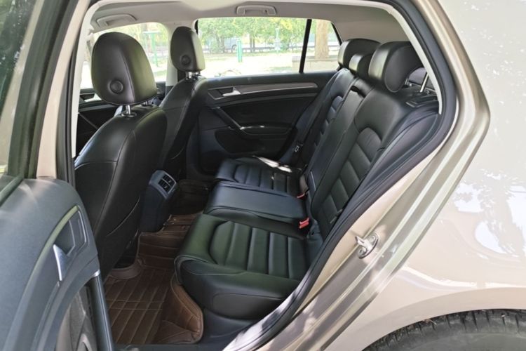 Used Volkswagen Golf 2015 1.4TSI Automatic Luxury Model Left Rear Seat